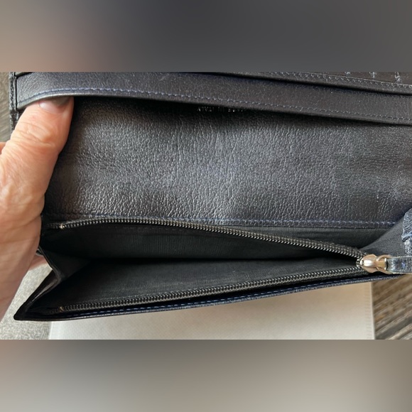 CHANEL Camellia Coco Black Leather Bifold Long Wallet - Picture 9 of 16